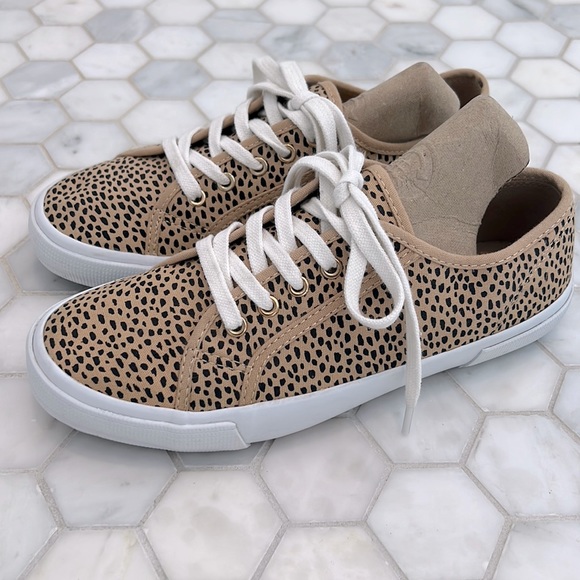 ❌CLEARANCE Old Navy Animal Print Low Top Lace Up Sneakers Shoes Women’s Size 7 - Picture 4 of 10